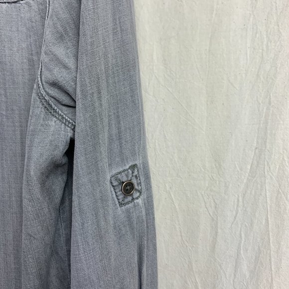 Cloth & Stone Collared Button-Up Shirt in Light Grey Tencel - Picture 4 of 9